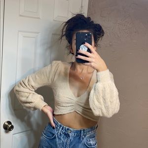 Cropped Super Cozy puffed Cuffed Sleeve Blouse